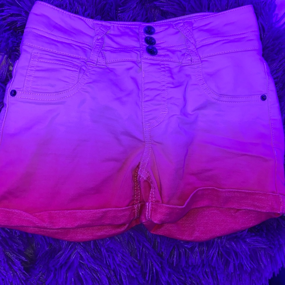 ⚠️LAST 8 WEEKS TO PURCHASE— Pink 3-button Jean shorts